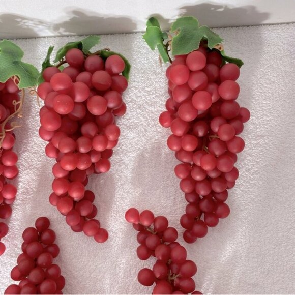 Vintage Rubber/Vinyl Decorative Red Grape Clusters x7 - Picture 5 of 10